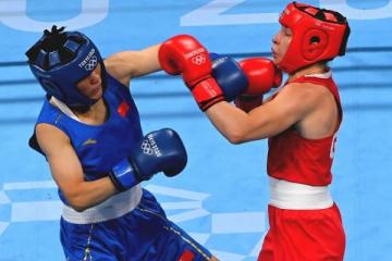 东京奥运会：李倩夺得拳击女子中量级银牌
